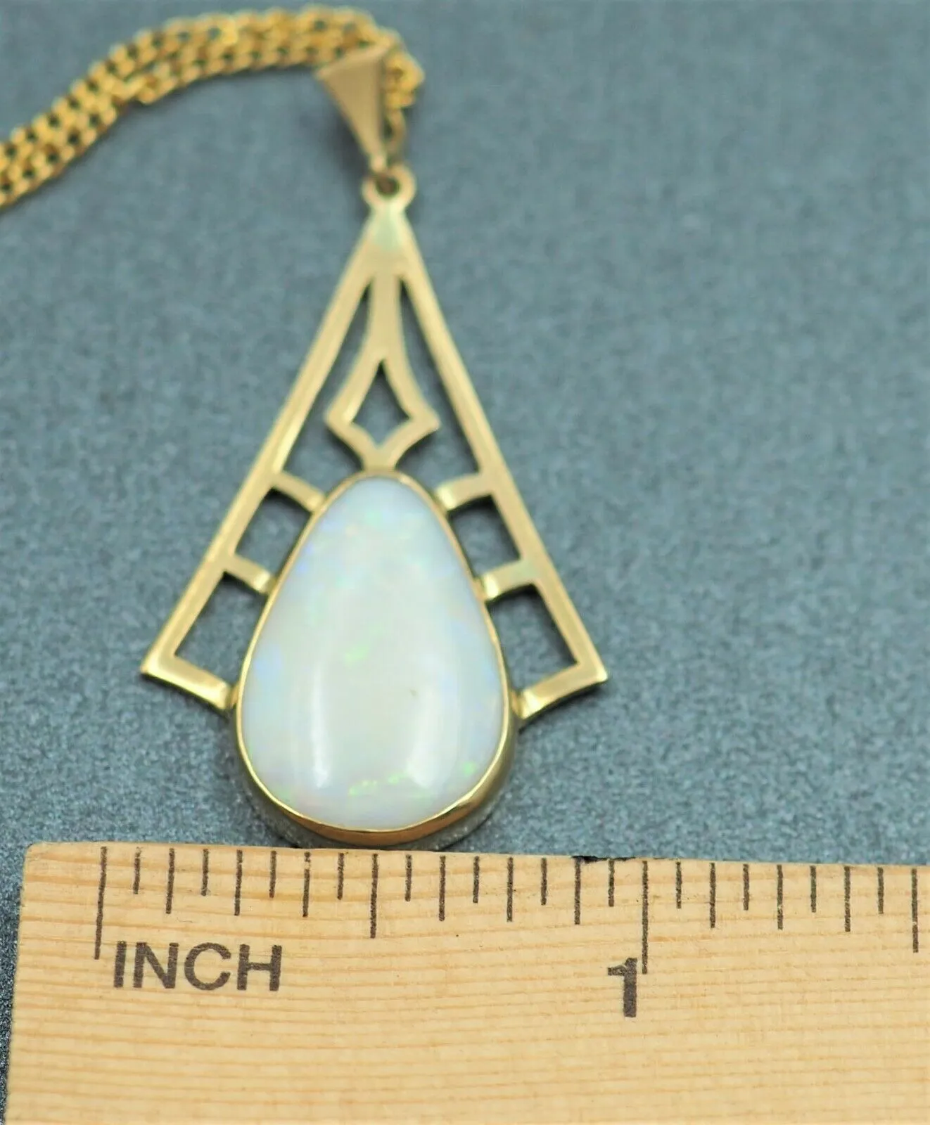 9ct Yellow Gold Opal Pendant