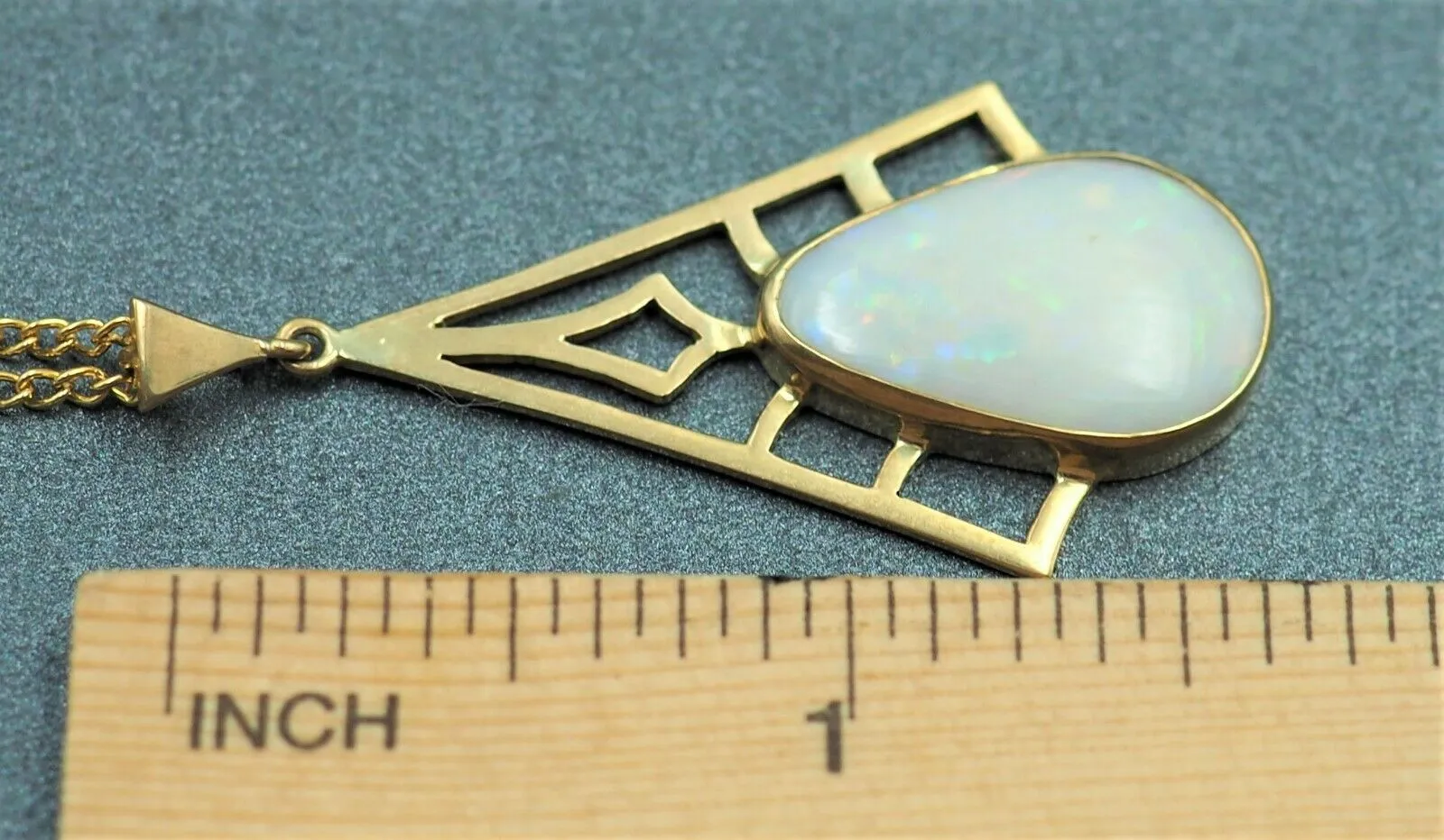 9ct Yellow Gold Opal Pendant