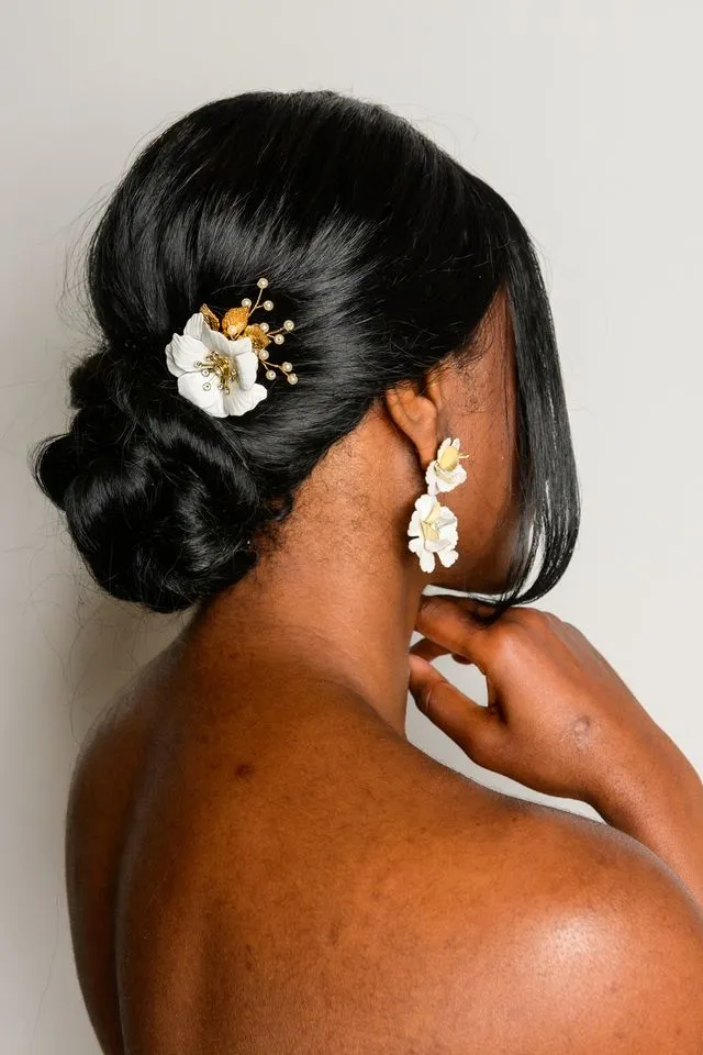 Aletta White Flower Hair Clip