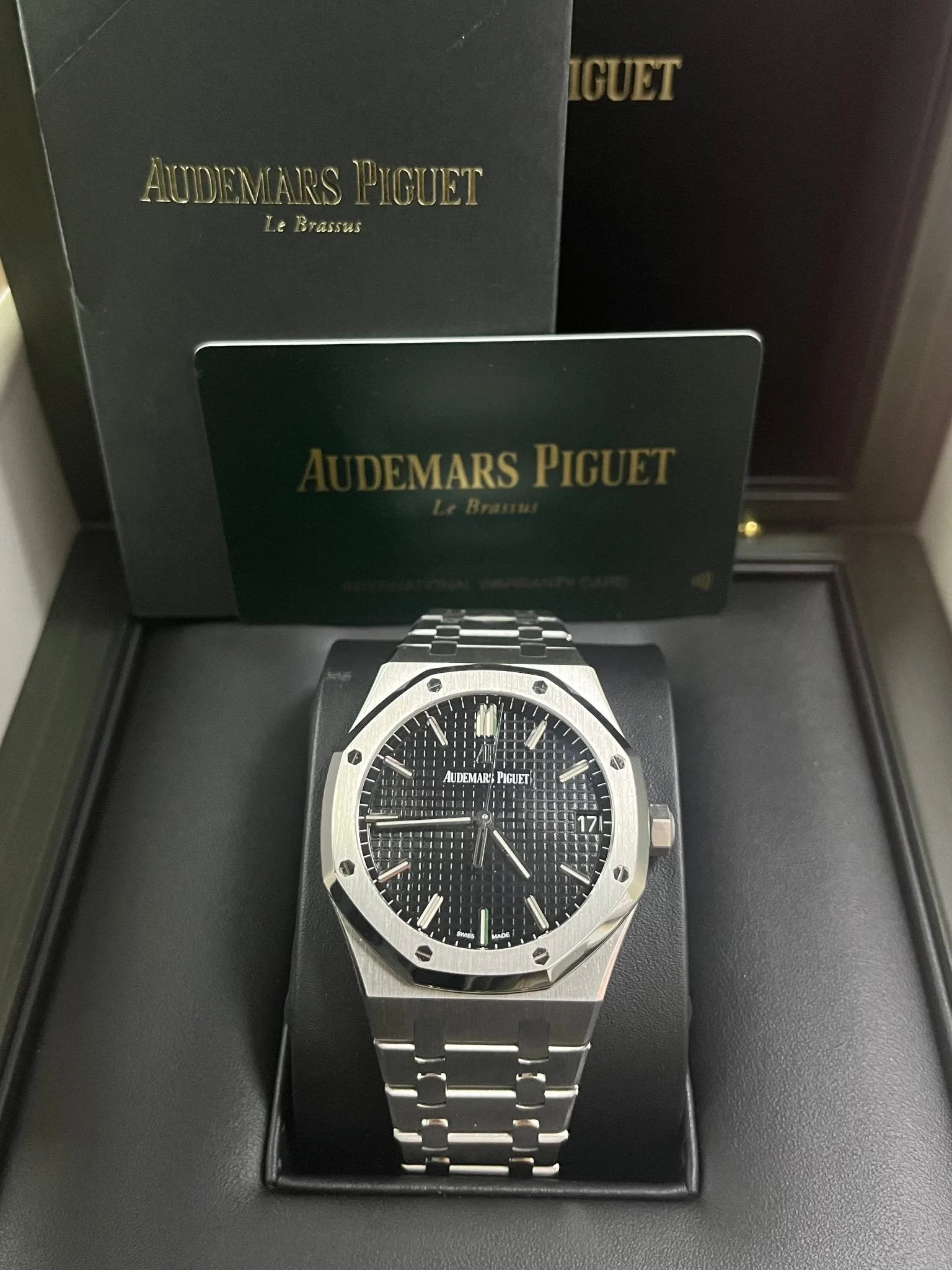 Audemars Piguet Royal Oak Selfwinding/ Stainless Steel/ Black Dial (Ref# 15500ST.OO.1220ST.03)