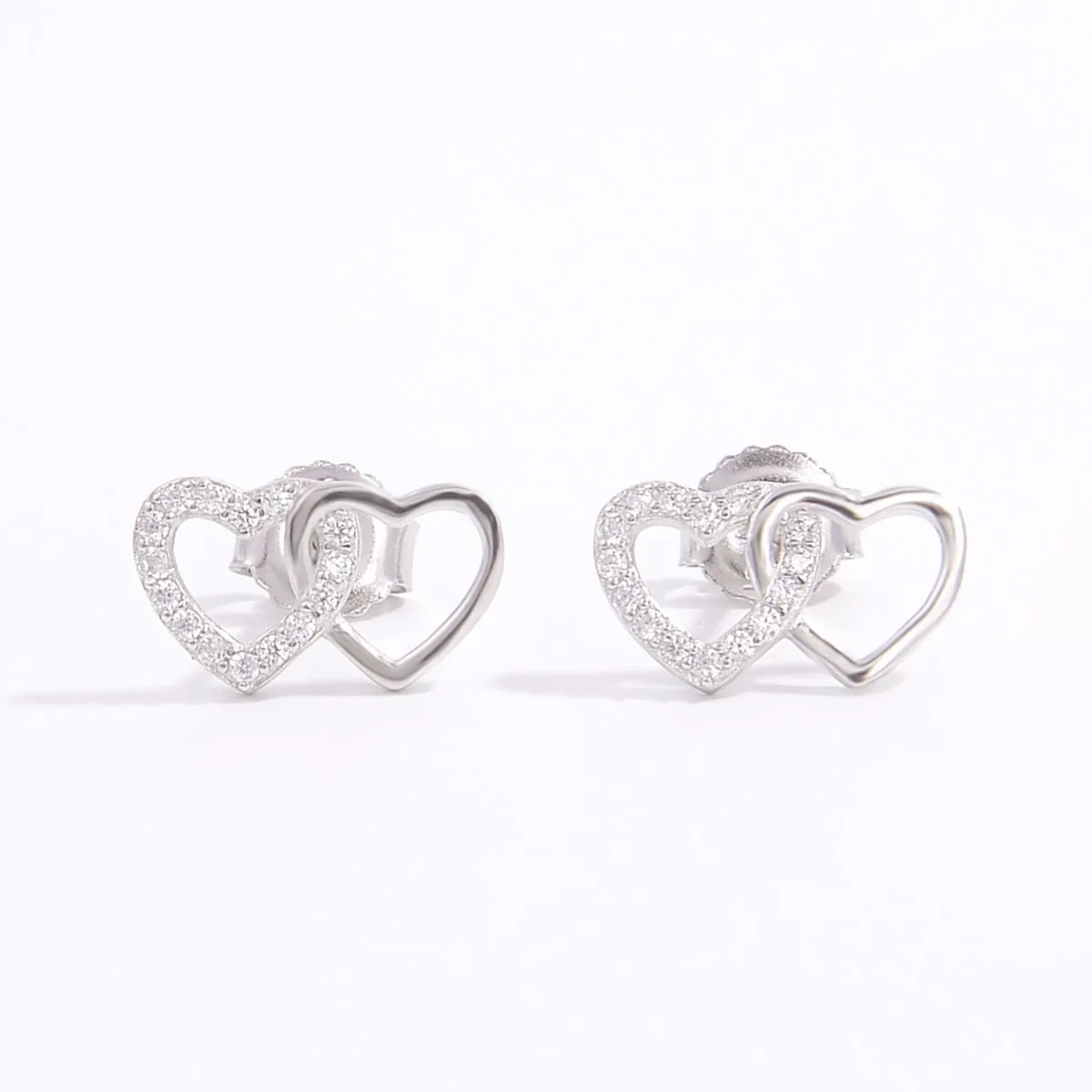 BE. 925 Heart Earrings