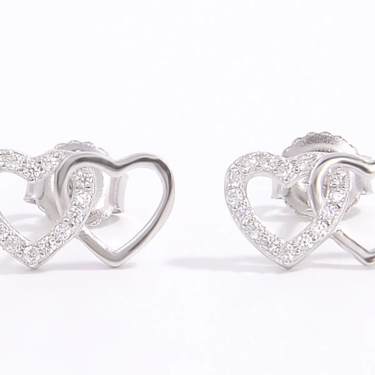 BE. 925 Heart Earrings