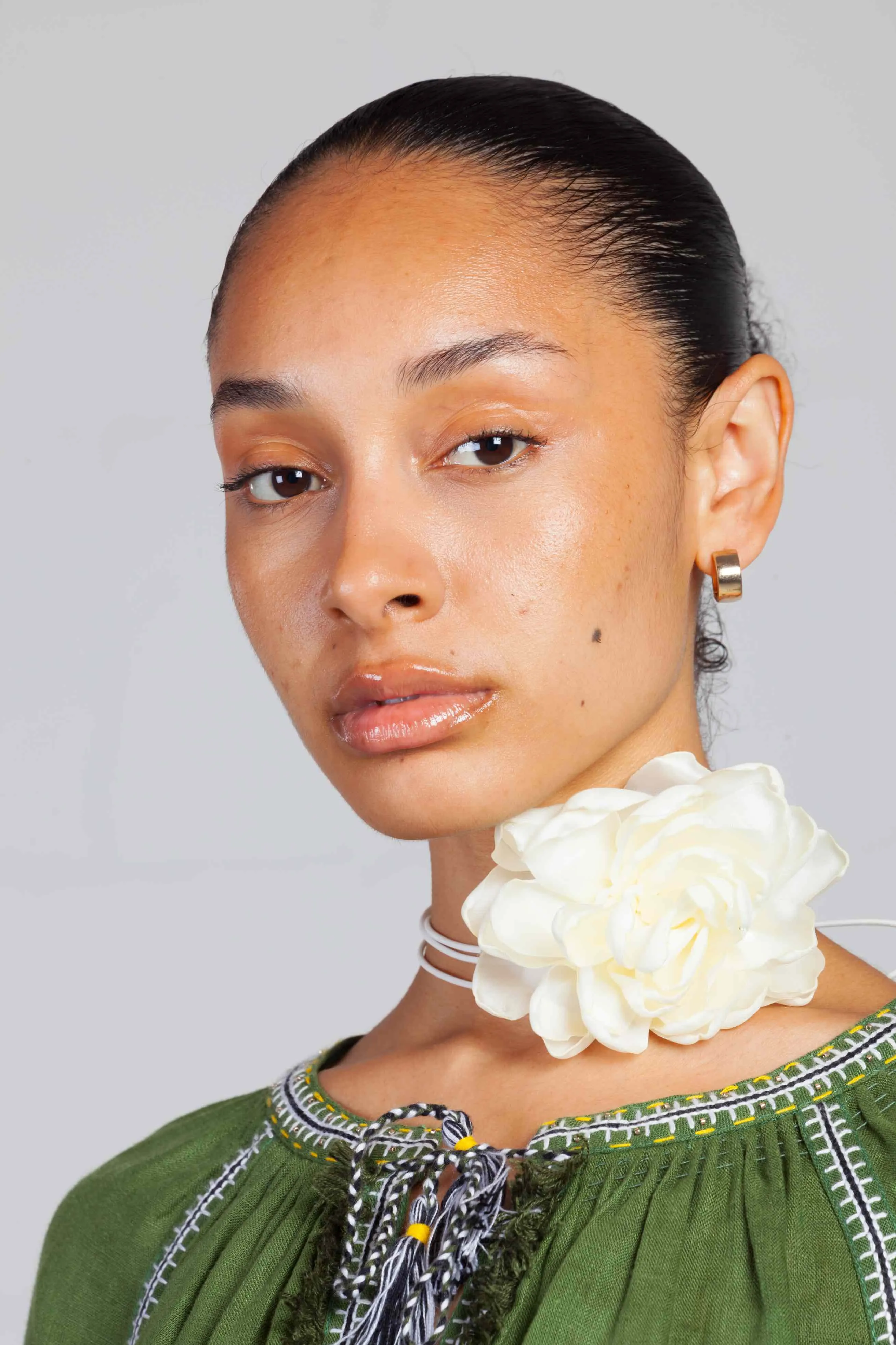 Ivory Flower Choker