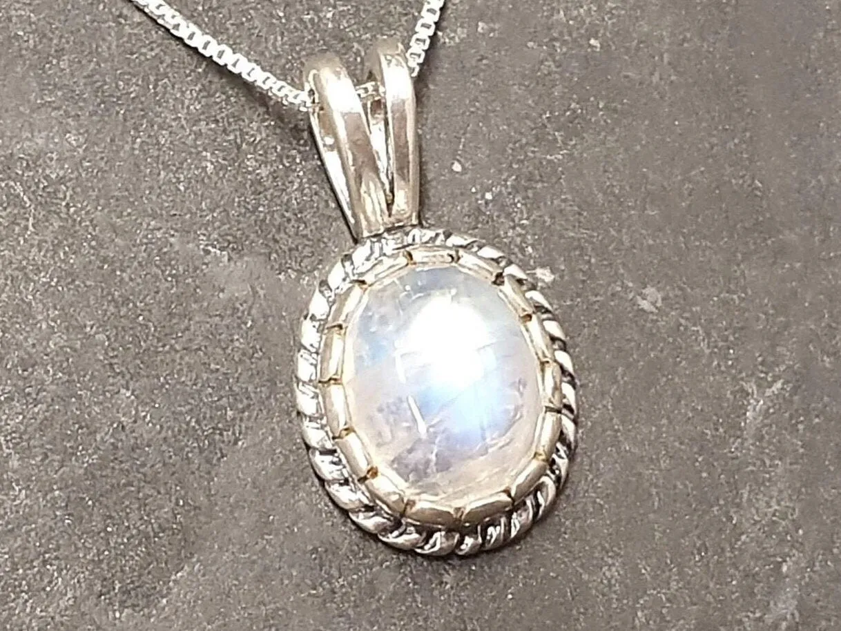 Moonstone Vintage Necklace - June Birthstone Pendant - Solitaire Moonstone Necklace