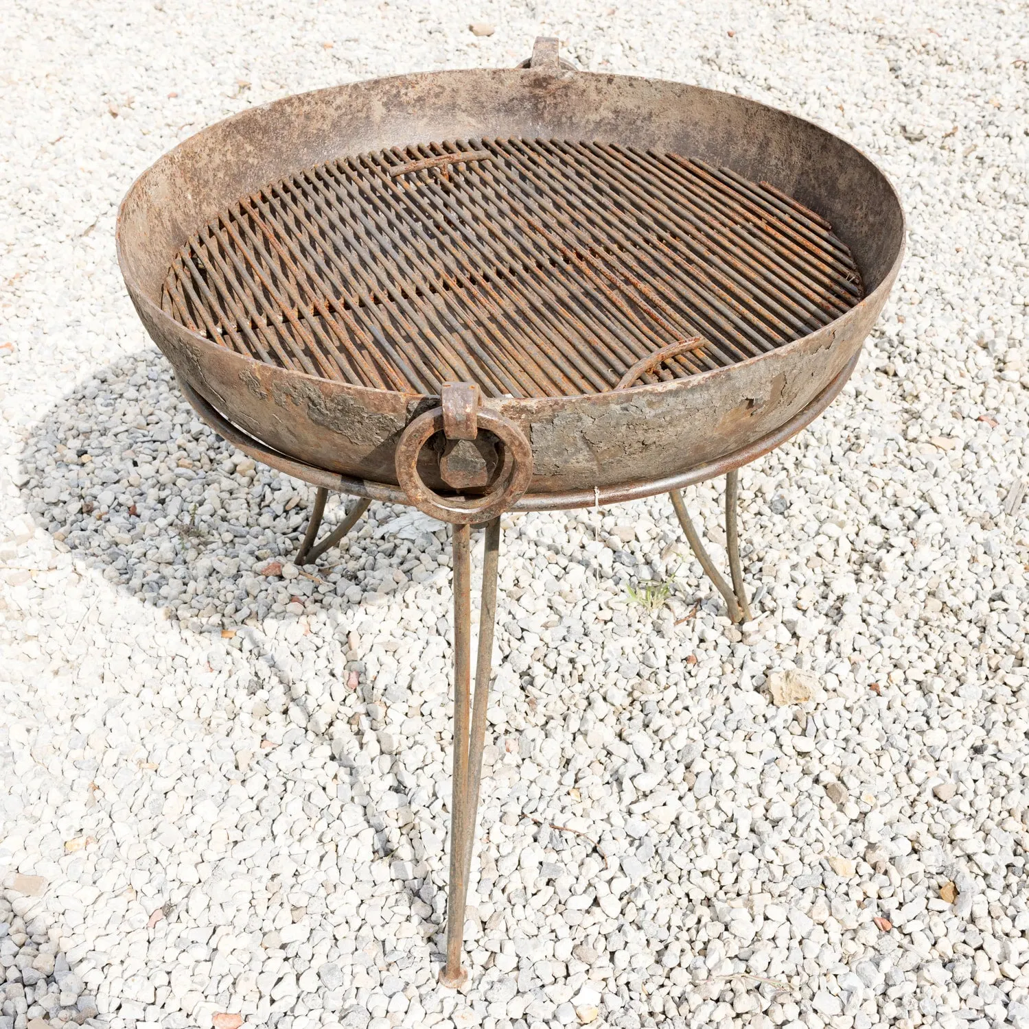 Small Cast Iron Kadai Fire Bowl or Fire Pit with Iron Hairpin Legs Base, 32.5"